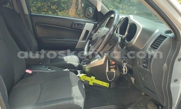 Oofamaa Toyota Rush Silver Makiinaa iti Nairobi keessatti Nairobi keessatti Oofamaa Toyota Rush Silver Makiinaa iti Nairobi keessatti Nairobi keessatti