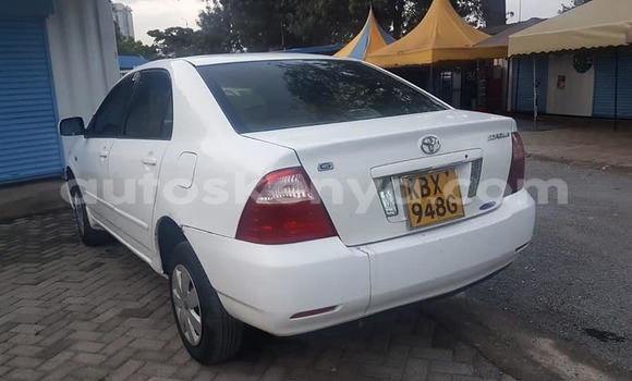Oofamaa Toyota Corolla White Makiinaa iti Nairobi keessatti Nairobi keessatti