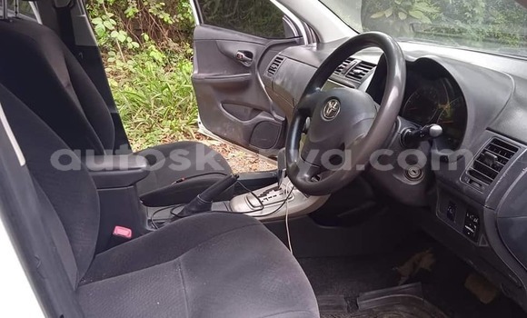 Oofamaa Toyota Fielder White Makiinaa iti Nairobi keessatti Nairobi keessatti Oofamaa Toyota Fielder White Makiinaa iti Nairobi keessatti Nairobi keessatti