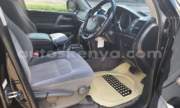 Oofamaa Toyota Land Cruiser Black Makiinaa iti Nairobi keessatti Nairobi keessatti Oofamaa Toyota Land Cruiser Black Makiinaa iti Nairobi keessatti Nairobi keessatti