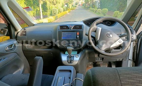 Oofamaa Nissan Serena Silver Makiinaa iti Nairobi keessatti Nairobi keessatti Oofamaa Nissan Serena Silver Makiinaa iti Nairobi keessatti Nairobi keessatti