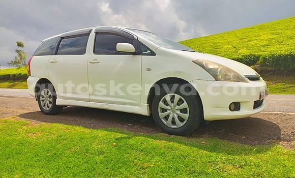 Oofamaa Toyota Wish White Makiinaa iti Nairobi keessatti Nairobi keessatti Oofamaa Toyota Wish White Makiinaa iti Nairobi keessatti Nairobi keessatti