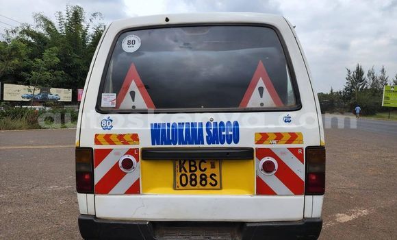 Oofamaa Nissan Caravan White Makiinaa iti Nairobi keessatti Nairobi keessatti Oofamaa Nissan Caravan White Makiinaa iti Nairobi keessatti Nairobi keessatti