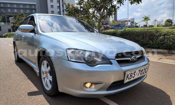 Oofamaa Subaru Legacy Silver Makiinaa iti Nairobi keessatti Nairobi keessatti