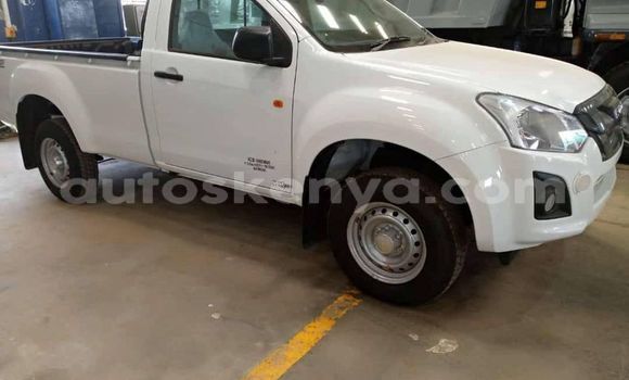 Oofamaa Isuzu D–MAX White Makiinaa iti Nairobi keessatti Nairobi keessatti