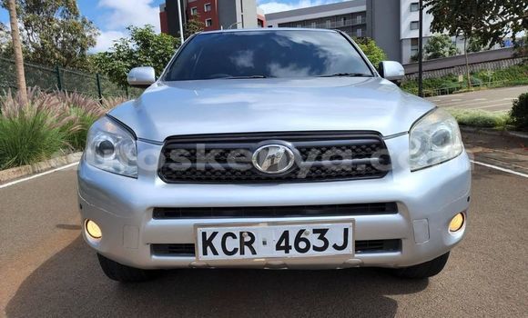 Nunua Ilio tumika Toyota RAV4 Fedha Gari ndani ya Nairobi nchini Nairobi