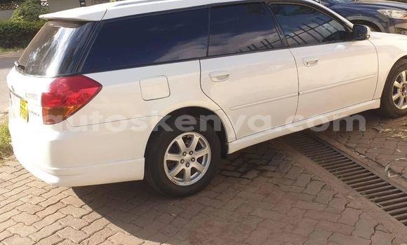 Nunua Ilio tumika Subaru Legacy Nyeupe Gari ndani ya Nairobi nchini Nairobi