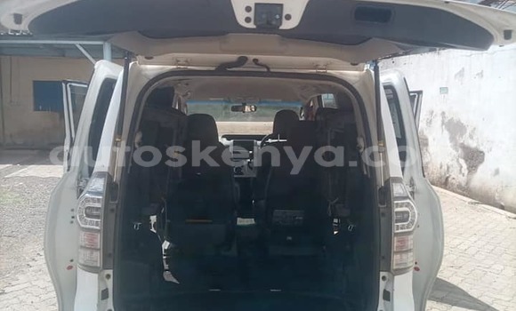 Buy Used Toyota Voxy White Car in Nairobi in Nairobi Buy Used Toyota Voxy White Car in Nairobi in Nairobi