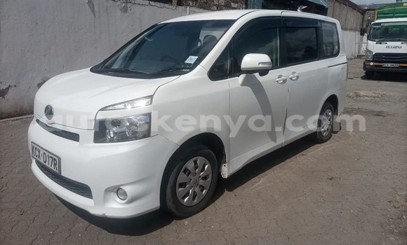 Buy Used Toyota Voxy White Car in Nairobi in Nairobi Buy Used Toyota Voxy White Car in Nairobi in Nairobi