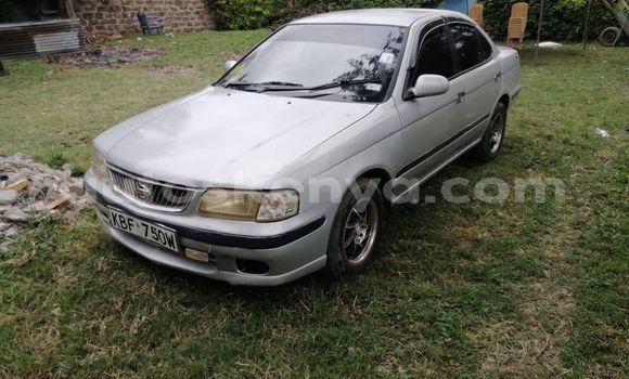Nunua Ilio tumika Nissan Sunny Fedha Gari ndani ya Nairobi nchini Nairobi