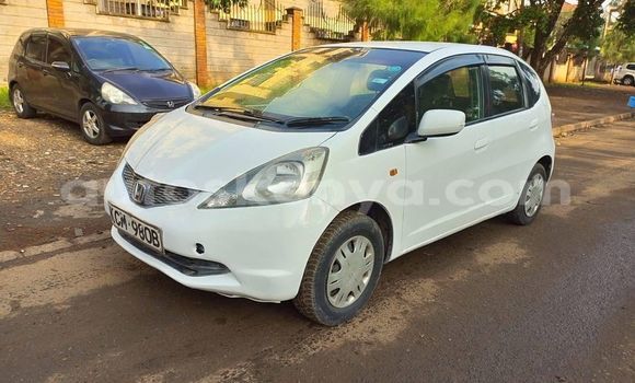 Nunua Ilio tumika Honda Fit Nyeupe Gari ndani ya Nairobi nchini Nairobi Nunua Ilio tumika Honda Fit Nyeupe Gari ndani ya Nairobi nchini Nairobi