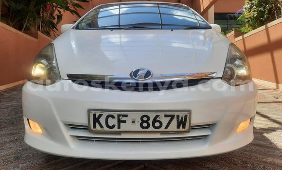 Oofamaa Toyota Wish White Makiinaa iti Nairobi keessatti Nairobi keessatti