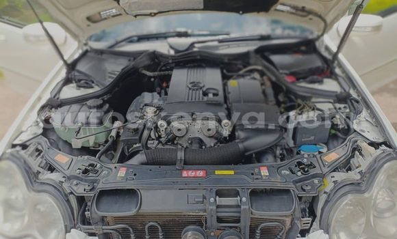Buy Used Mercedes‒Benz C–Class White Car in Nairobi in Nairobi Buy Used Mercedes‒Benz C–Class White Car in Nairobi in Nairobi