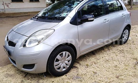 Nunua Ilio tumika Toyota Vitz Fedha Gari ndani ya Nairobi nchini Nairobi Nunua Ilio tumika Toyota Vitz Fedha Gari ndani ya Nairobi nchini Nairobi
