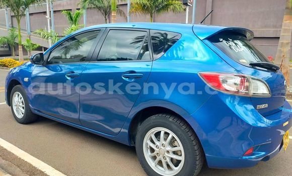 Oofamaa Mazda Axela Blue Makiinaa iti Nairobi keessatti Nairobi keessatti