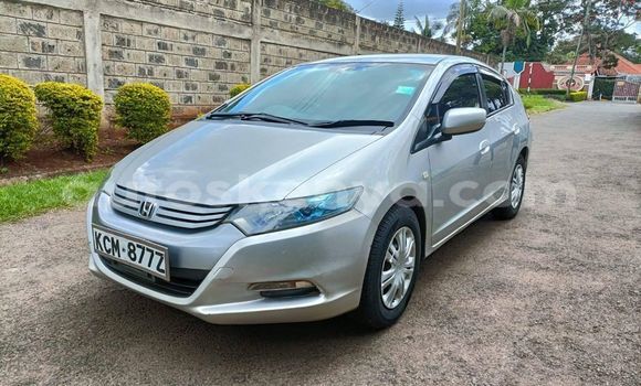 Oofamaa Honda Insight Silver Makiinaa iti Nairobi keessatti Nairobi keessatti