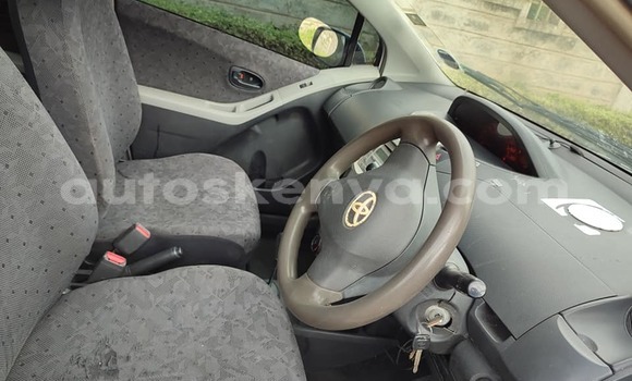 Oofamaa Toyota Vitz White Makiinaa iti Nairobi keessatti Nairobi keessatti Oofamaa Toyota Vitz White Makiinaa iti Nairobi keessatti Nairobi keessatti