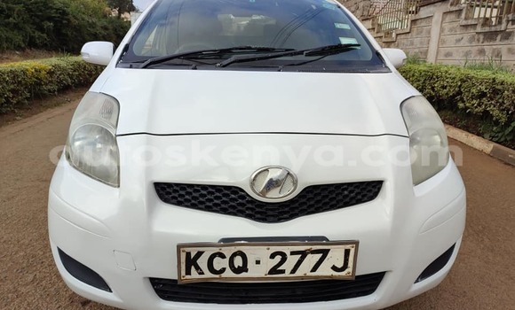 Oofamaa Toyota Vitz White Makiinaa iti Nairobi keessatti Nairobi keessatti Oofamaa Toyota Vitz White Makiinaa iti Nairobi keessatti Nairobi keessatti