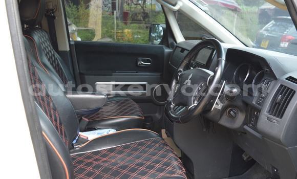 Buy Used Mitsubishi Delica White Car in Nairobi in Nairobi Buy Used Mitsubishi Delica White Car in Nairobi in Nairobi