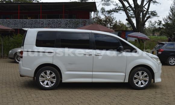 Buy Used Mitsubishi Delica White Car in Nairobi in Nairobi Buy Used Mitsubishi Delica White Car in Nairobi in Nairobi