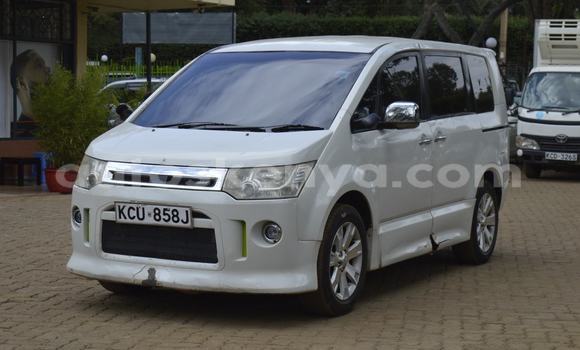 Buy Used Mitsubishi Delica White Car in Nairobi in Nairobi Buy Used Mitsubishi Delica White Car in Nairobi in Nairobi