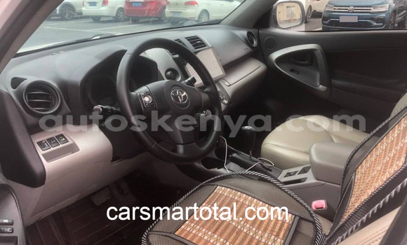 Buy Used Toyota RAV4 White Car in Chuka in East Kenya Buy Used Toyota RAV4 White Car in Chuka in East Kenya