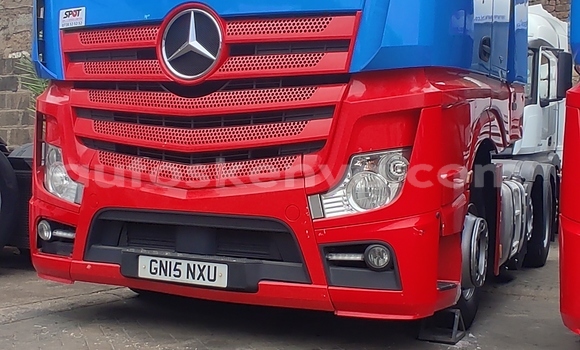 Nunua Imported Mercedes‒Benz Truck Bluu Lori ndani ya Nairobi nchini Nairobi