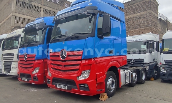 Buy Import Mercedes‒Benz Truck Blue Truck in Nairobi in Nairobi Buy Import Mercedes‒Benz Truck Blue Truck in Nairobi in Nairobi