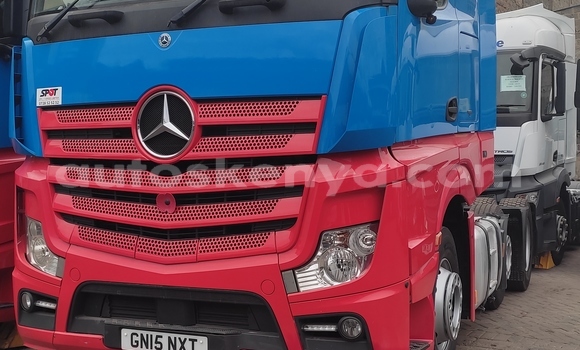 Buy Import Mercedes‒Benz Truck Blue Truck in Nairobi in Nairobi Buy Import Mercedes‒Benz Truck Blue Truck in Nairobi in Nairobi