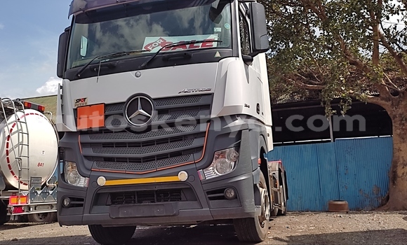 Buy Used Mercedes‒Benz Truck White Truck in Nairobi in Nairobi Buy Used Mercedes‒Benz Truck White Truck in Nairobi in Nairobi