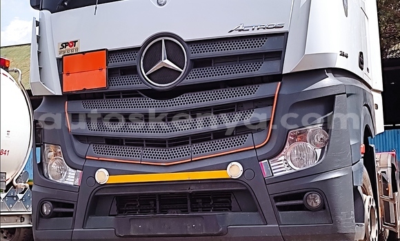Buy Used Mercedes‒Benz Truck White Truck in Nairobi in Nairobi Buy Used Mercedes‒Benz Truck White Truck in Nairobi in Nairobi