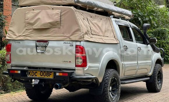Oofamaa Toyota Hilux Silver Makiinaa iti Nairobi keessatti Nairobi keessatti Oofamaa Toyota Hilux Silver Makiinaa iti Nairobi keessatti Nairobi keessatti