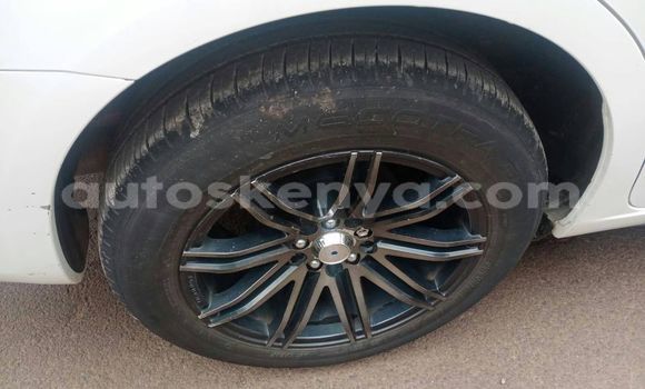 Oofamaa Toyota Premio White Makiinaa iti Nairobi keessatti Nairobi keessatti Oofamaa Toyota Premio White Makiinaa iti Nairobi keessatti Nairobi keessatti