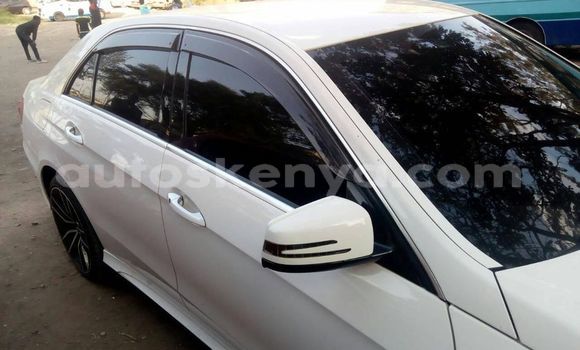Nunua Ilio tumika Mercedes‒Benz E–Class Nyeupe Gari ndani ya Nairobi nchini Nairobi