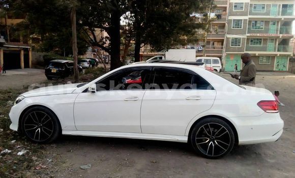 Oofamaa Mercedes‒Benz E–Class White Makiinaa iti Nairobi keessatti Nairobi keessatti Oofamaa Mercedes‒Benz E–Class White Makiinaa iti Nairobi keessatti Nairobi keessatti