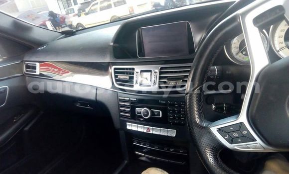 Oofamaa Mercedes‒Benz E–Class White Makiinaa iti Nairobi keessatti Nairobi keessatti Oofamaa Mercedes‒Benz E–Class White Makiinaa iti Nairobi keessatti Nairobi keessatti