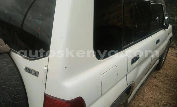 Oofamaa Mitsubishi Pajero Mini White Makiinaa iti Nairobi keessatti Nairobi keessatti Oofamaa Mitsubishi Pajero Mini White Makiinaa iti Nairobi keessatti Nairobi keessatti