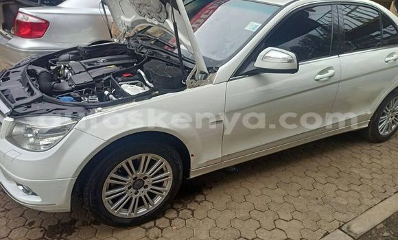 Oofamaa Mercedes‒Benz C–Class White Makiinaa iti Nairobi keessatti Nairobi keessatti Oofamaa Mercedes‒Benz C–Class White Makiinaa iti Nairobi keessatti Nairobi keessatti