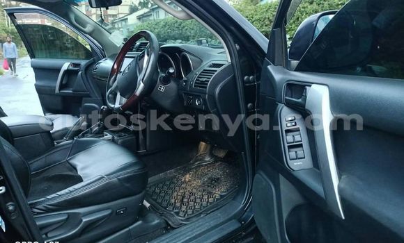 Oofamaa Toyota Land Cruiser Prado Black Makiinaa iti Nairobi keessatti Nairobi keessatti Oofamaa Toyota Land Cruiser Prado Black Makiinaa iti Nairobi keessatti Nairobi keessatti