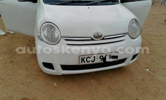 Oofamaa Toyota Sienta White Makiinaa iti Nairobi keessatti Nairobi keessatti Oofamaa Toyota Sienta White Makiinaa iti Nairobi keessatti Nairobi keessatti