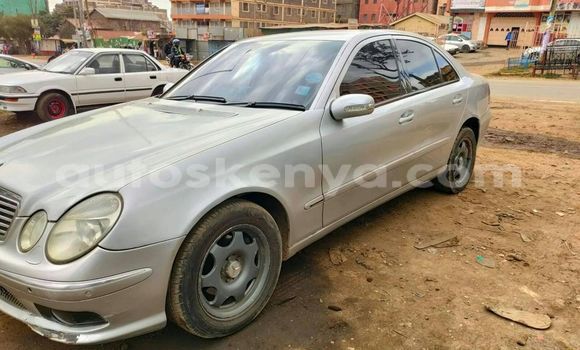 Oofamaa Mercedes‒Benz C–Class Silver Makiinaa iti Nairobi keessatti Nairobi keessatti Oofamaa Mercedes‒Benz C–Class Silver Makiinaa iti Nairobi keessatti Nairobi keessatti