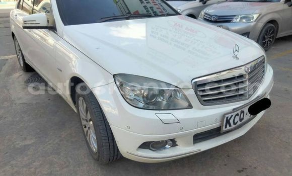 Oofamaa Mercedes‒Benz C–Class White Makiinaa iti Nairobi keessatti Nairobi keessatti Oofamaa Mercedes‒Benz C–Class White Makiinaa iti Nairobi keessatti Nairobi keessatti