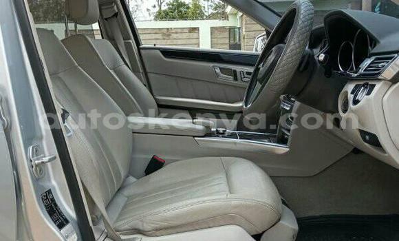 Oofamaa Mercedes‒Benz E–Class Silver Makiinaa iti Nairobi keessatti Nairobi keessatti Oofamaa Mercedes‒Benz E–Class Silver Makiinaa iti Nairobi keessatti Nairobi keessatti