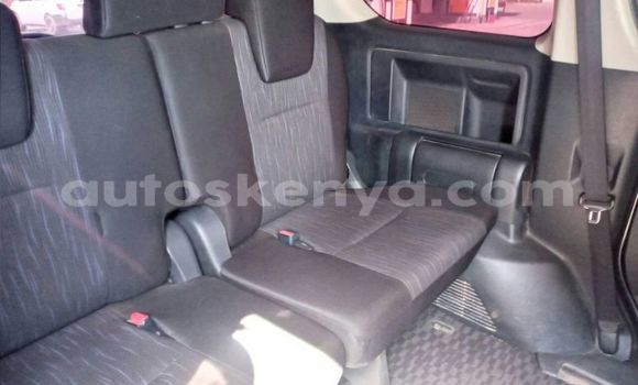 Oofamaa Toyota Voxy Silver Makiinaa iti Nairobi keessatti Nairobi keessatti Oofamaa Toyota Voxy Silver Makiinaa iti Nairobi keessatti Nairobi keessatti