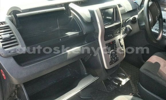 Oofamaa Toyota Voxy Silver Makiinaa iti Nairobi keessatti Nairobi keessatti Oofamaa Toyota Voxy Silver Makiinaa iti Nairobi keessatti Nairobi keessatti
