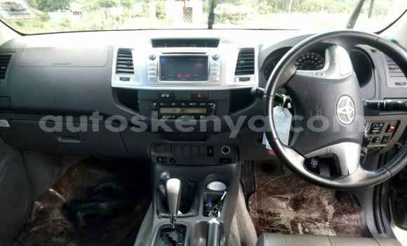 Oofamaa Toyota Hilux Blue Makiinaa iti Nairobi keessatti Nairobi keessatti Oofamaa Toyota Hilux Blue Makiinaa iti Nairobi keessatti Nairobi keessatti