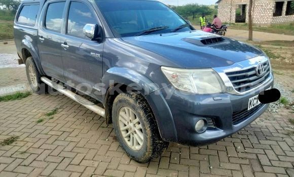 Oofamaa Toyota Hilux Blue Makiinaa iti Nairobi keessatti Nairobi keessatti Oofamaa Toyota Hilux Blue Makiinaa iti Nairobi keessatti Nairobi keessatti
