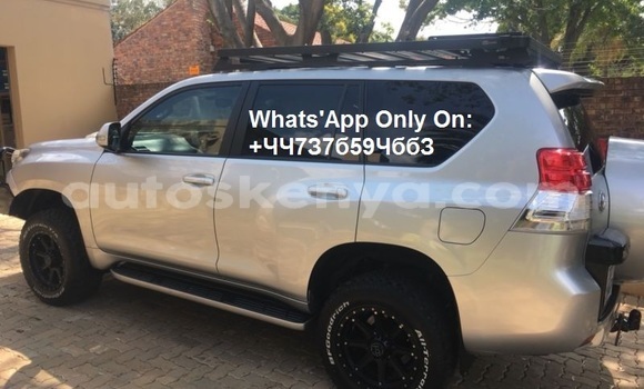 Oofamaa Toyota Land Cruiser Prado Silver Makiinaa iti Nairobi keessatti Nairobi keessatti Oofamaa Toyota Land Cruiser Prado Silver Makiinaa iti Nairobi keessatti Nairobi keessatti
