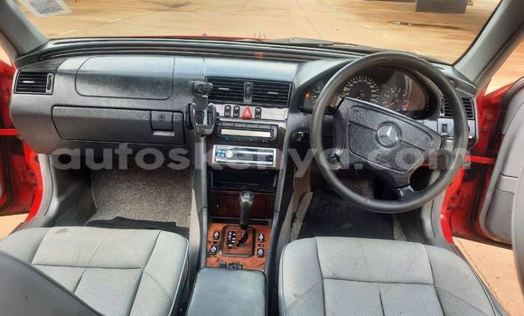 Oofamaa Mercedes‒Benz C–Class Red Makiinaa iti Nairobi keessatti Nairobi keessatti Oofamaa Mercedes‒Benz C–Class Red Makiinaa iti Nairobi keessatti Nairobi keessatti