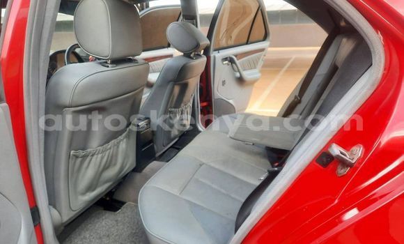 Oofamaa Mercedes‒Benz C–Class Red Makiinaa iti Nairobi keessatti Nairobi keessatti Oofamaa Mercedes‒Benz C–Class Red Makiinaa iti Nairobi keessatti Nairobi keessatti
